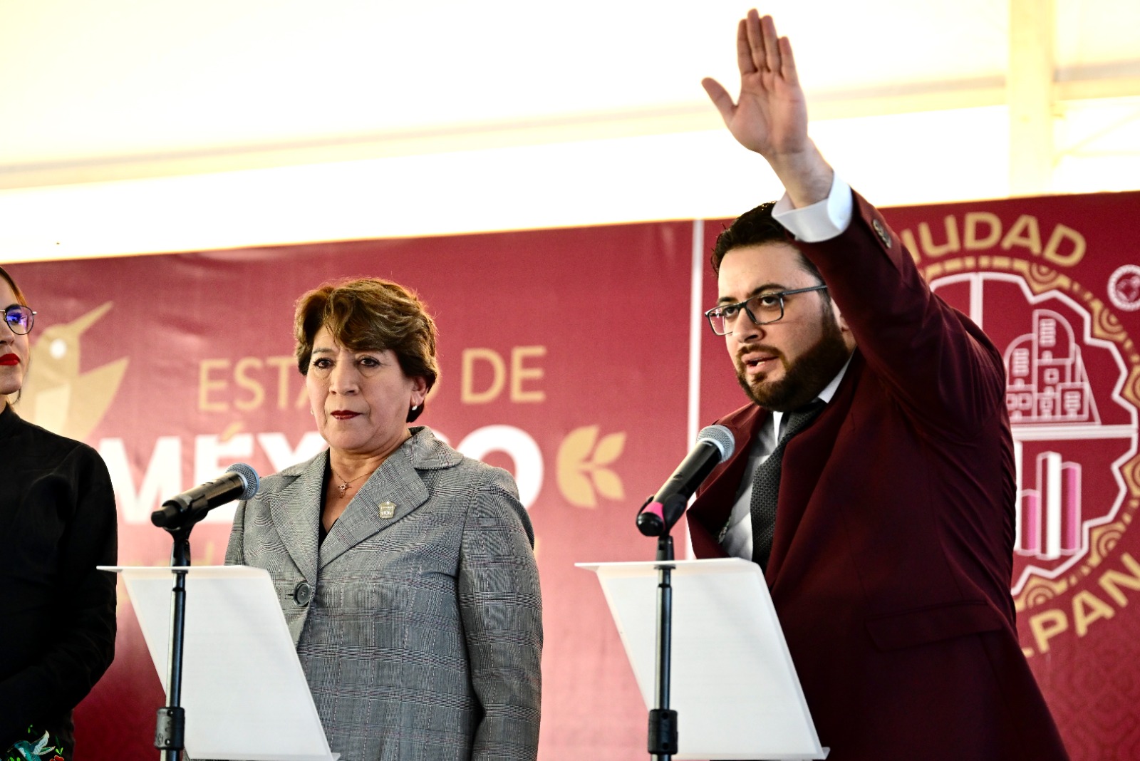 Gobernadora toma protesta a Isaac Martín Montoya en Naucalpan