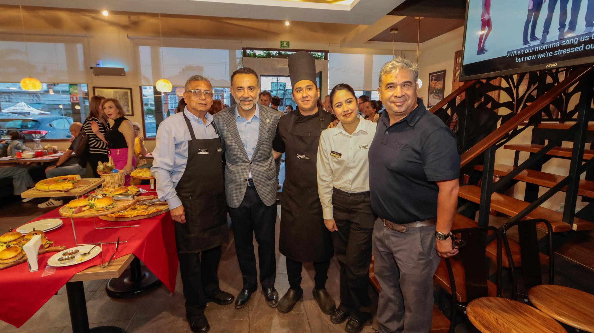 Fernando Flores Fernández inaugura la Plaza Árbol de la Vida en Metepec