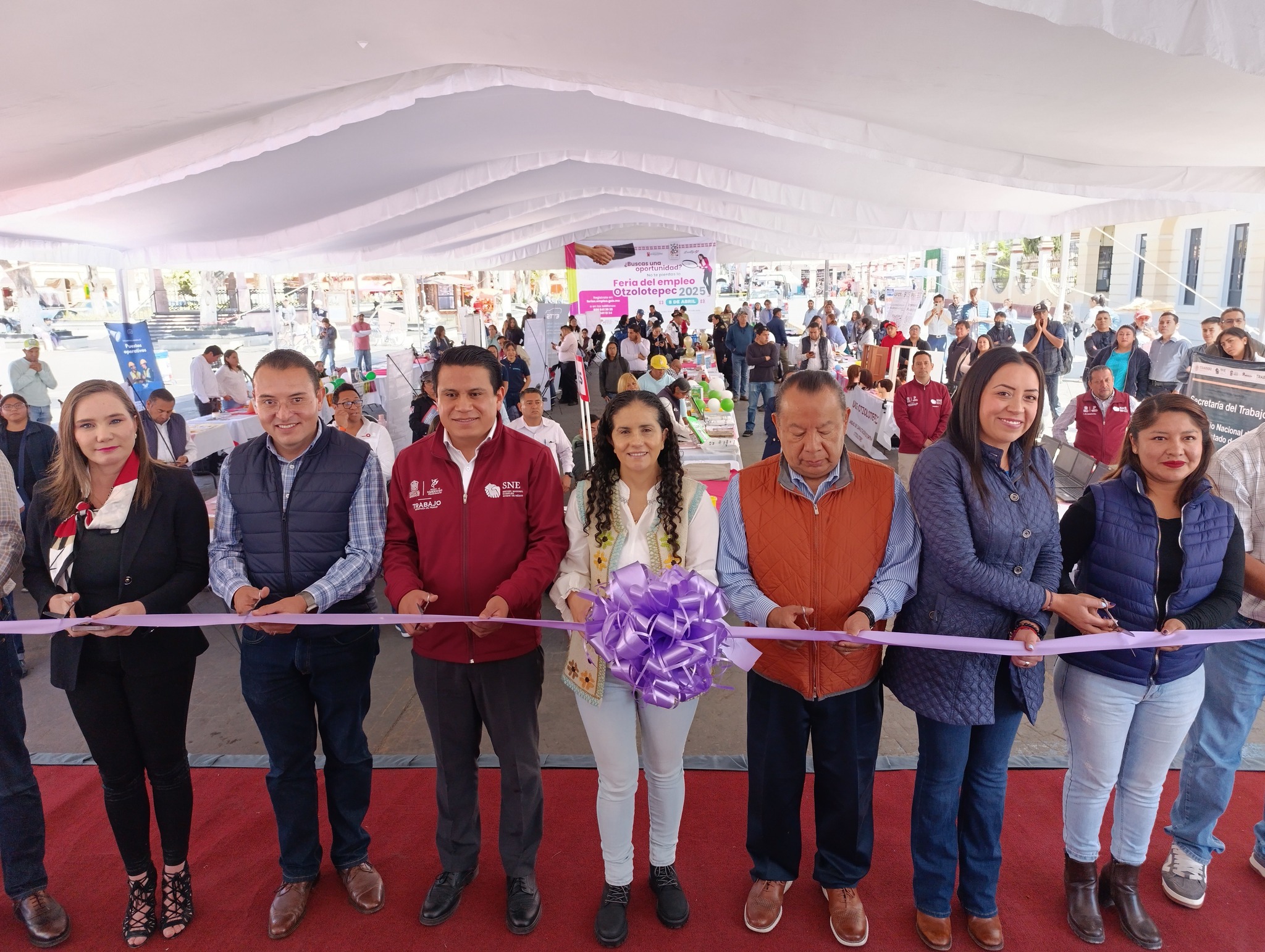 Sinaí Lugo inaugura la Primer Feria del Empleo 2025 en Otzolotepec