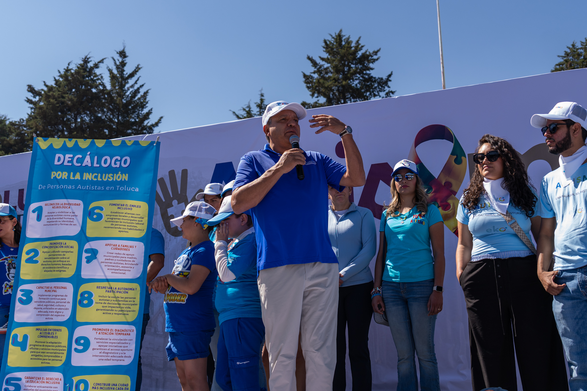 Toluca, concientiza sobre el autismo ‘Con el corazón azul’