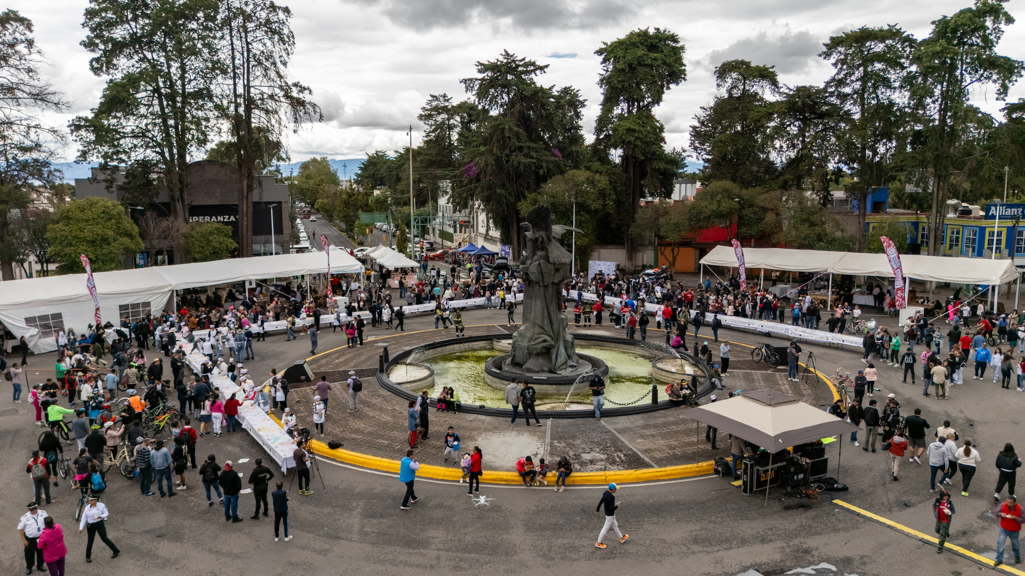En Toluca, la torta de chorizo más grande del mundo