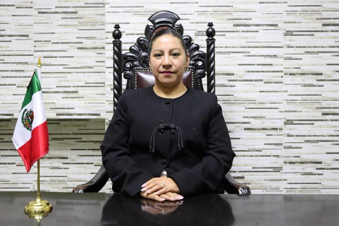 Detienen a la alcaldesa de Capulhuac tras intentar retomar el cargo