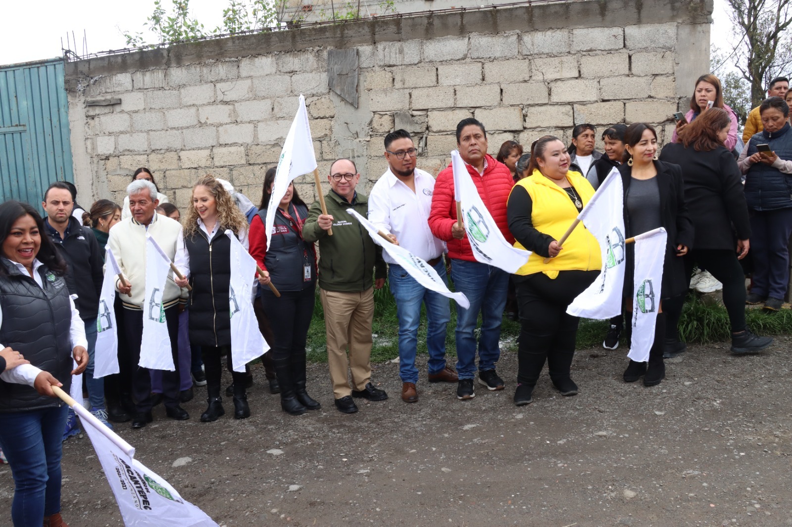 Zinacantepec avanza con pavimentación en Acahualco