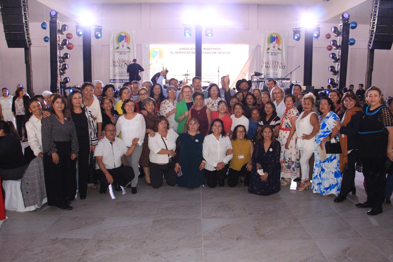 SMSEM Celebra a Docentes Jubilados en el Día del Maestro 2025