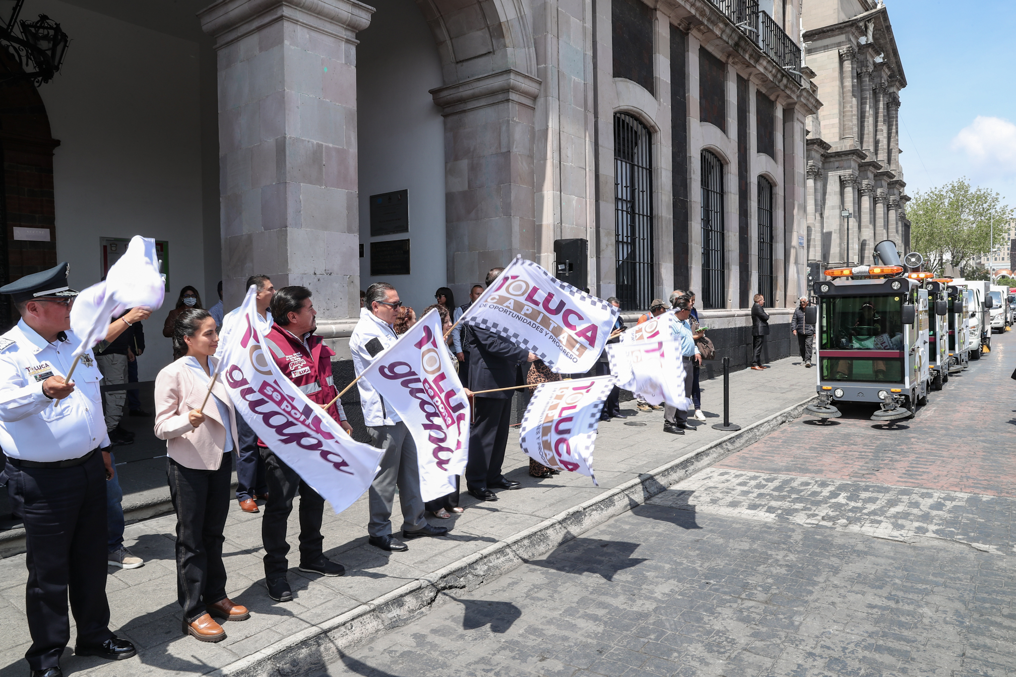 Toluca refuerza la limpieza urbana con nuevas barredoras eléctricas