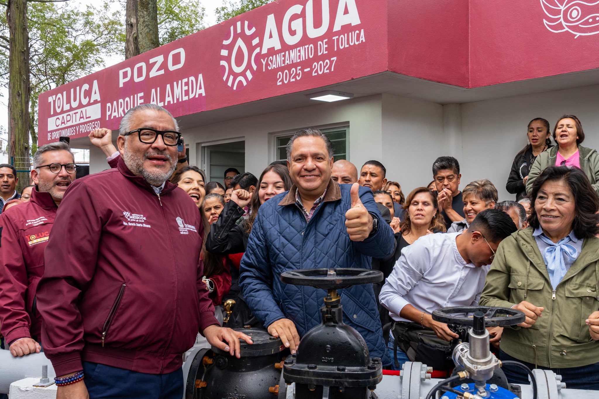 Entrega Ricardo Moreno el pozo Parque Alameda