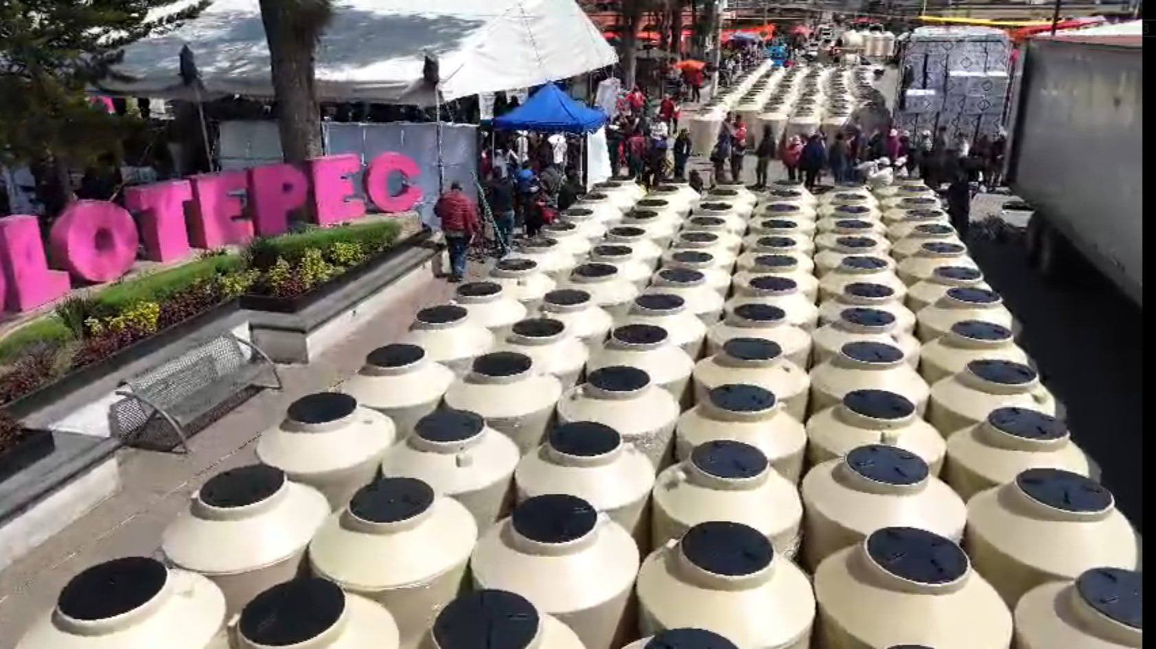 Entrega de más de 350 paquetes de apoyo a familias en Otzolotepec