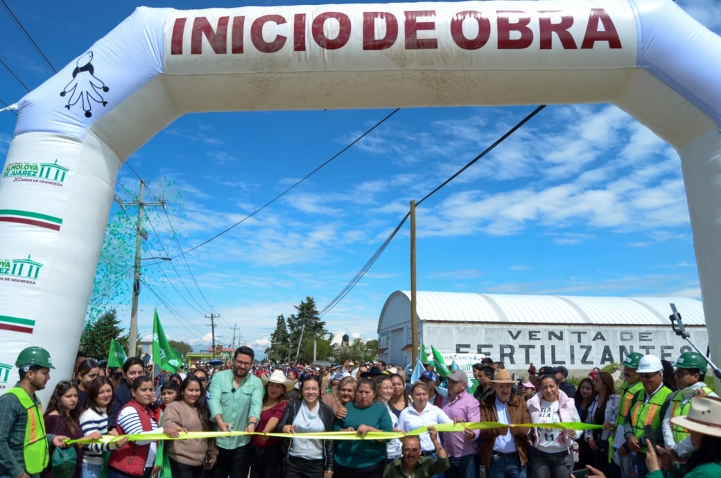 Pavimentan con concreto hidráulico Mina México, Almoloya de Juárez
