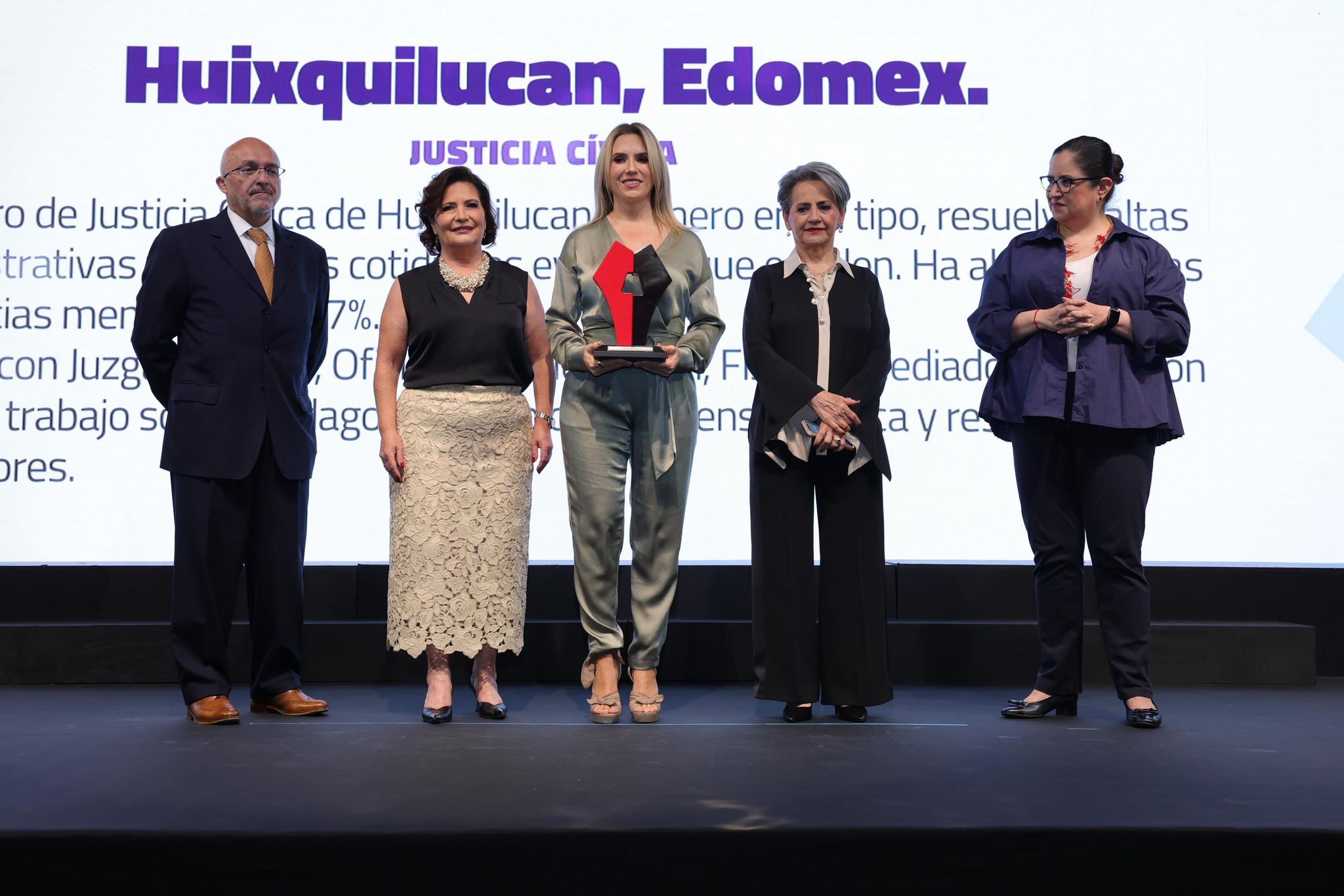 Huixquilucan Recibe Premio por Innovador Centro de Justicia