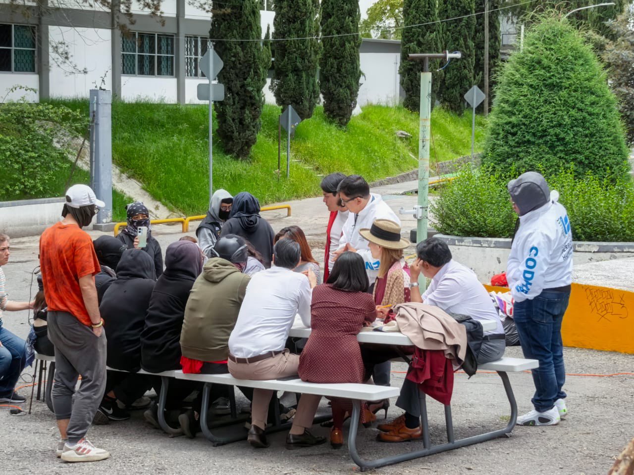 Acuerdo de diálogo en la UAEMéx tras incidentes en FCPyS
