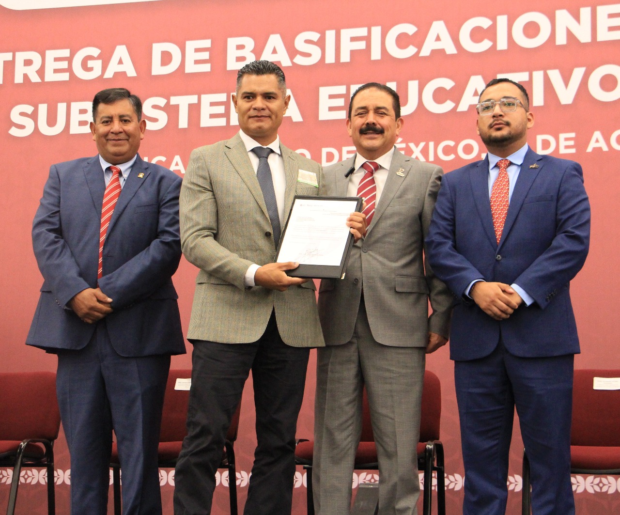 SMSEM y Gobierno del Edomex entregan mil 200 basificaciones