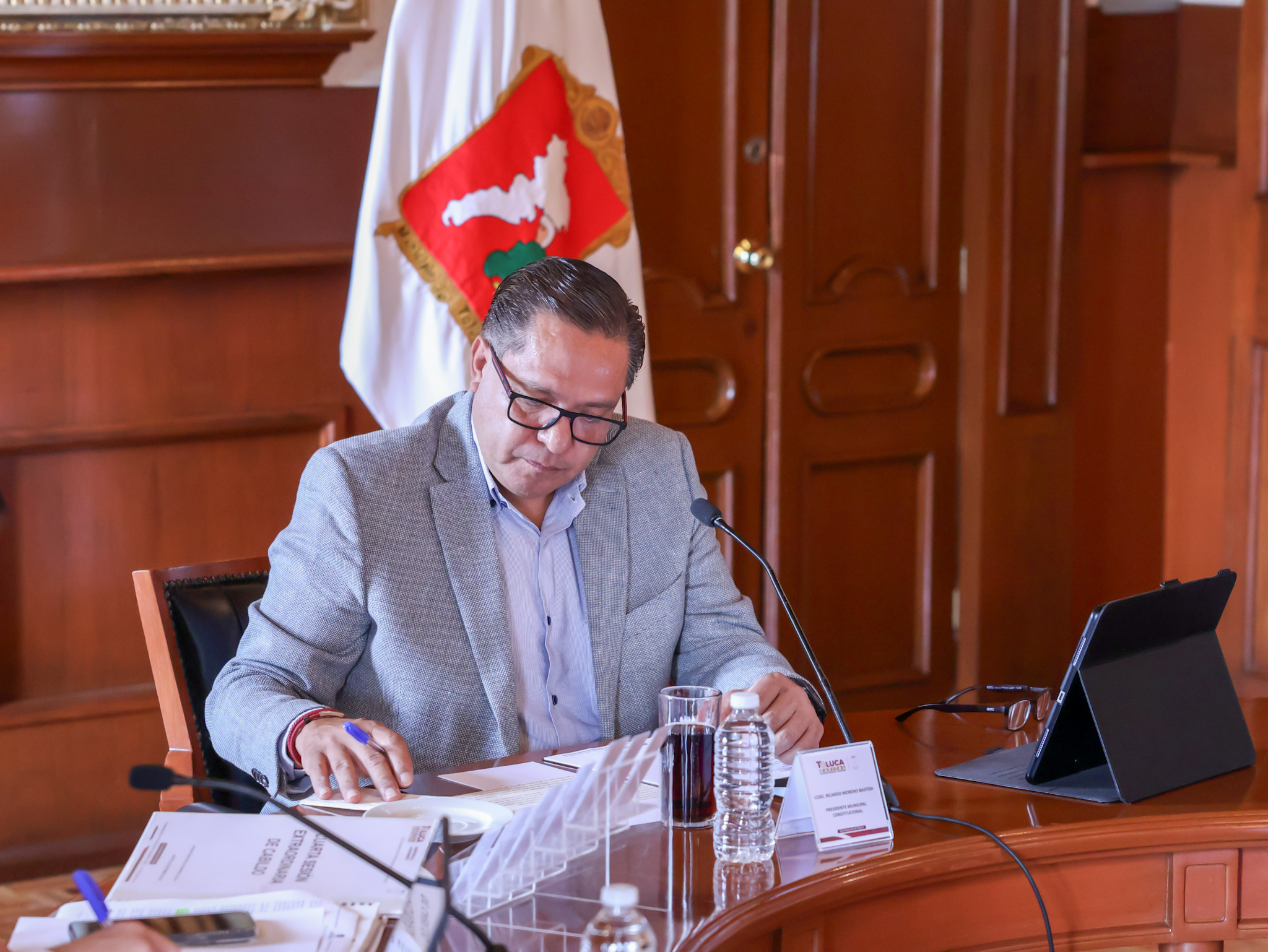 Cabildo de Toluca aprueba licencia temporal al alcalde Ricardo Moreno