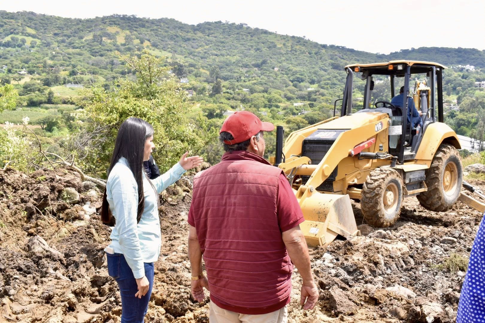 Ixtapan de la Sal y Coatepec Harinas unen esfuerzos para restaurar carretera