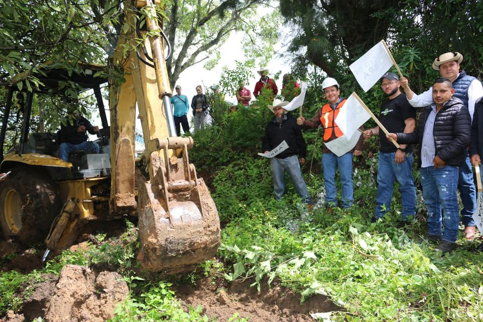 Inicia construcción de línea de agua potable en Coatepec Harinas