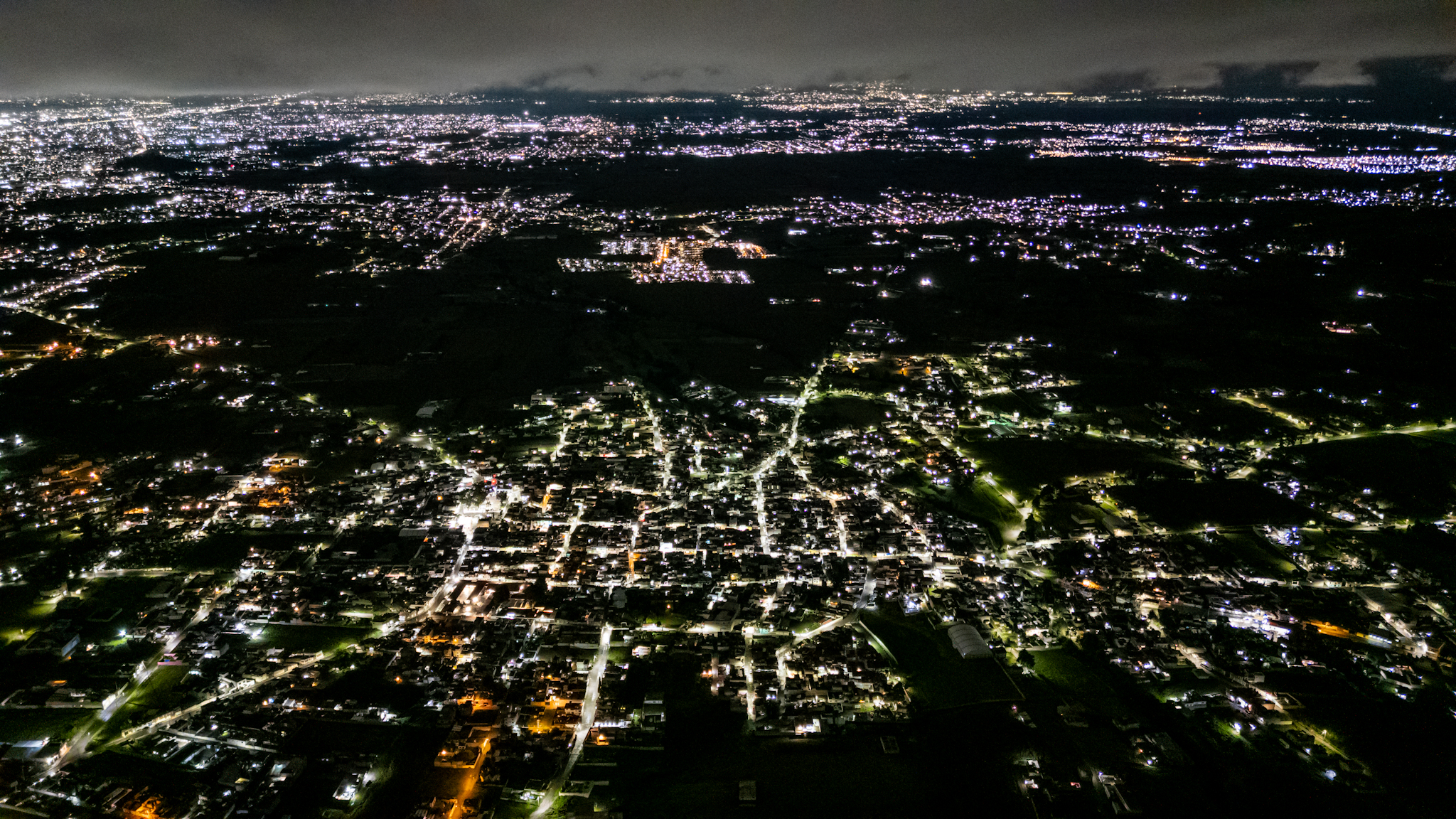 Toluca amplía y mejora alumbrado público