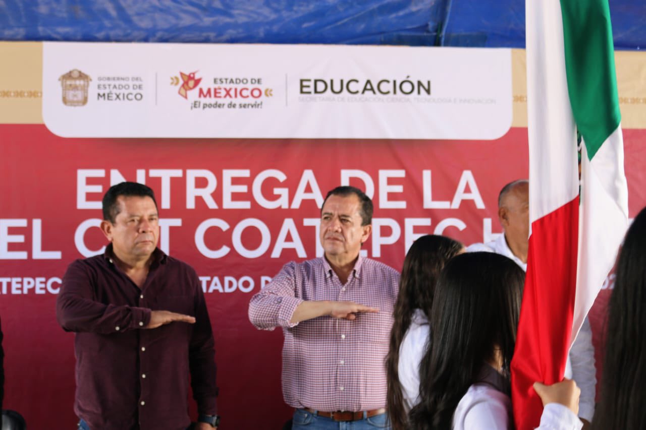 Entrega oficial del CCT consolida al CBT de Coatepec Harinas
