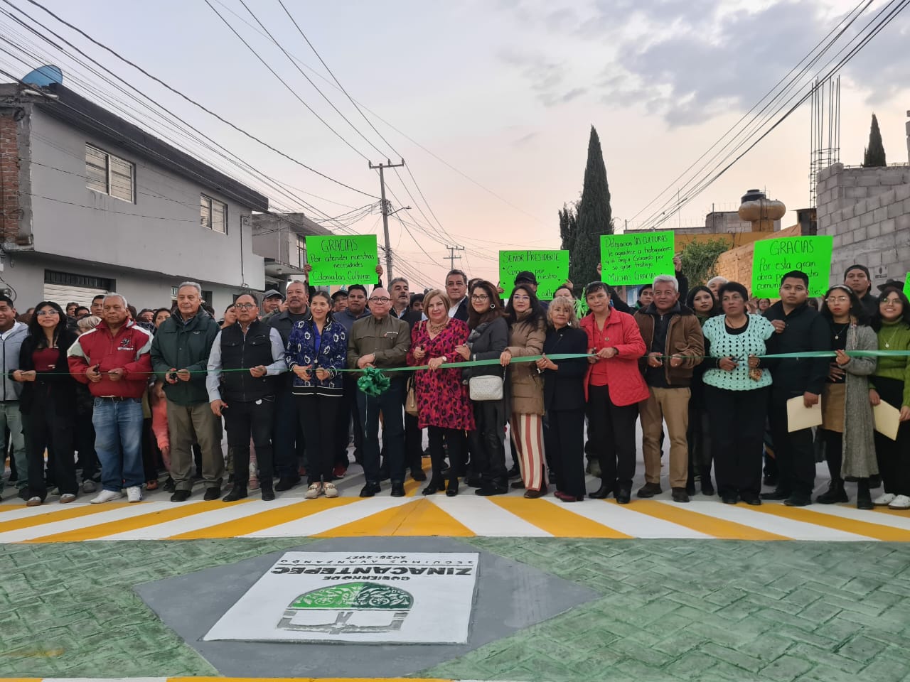 Inauguran rehabilitación de calle Aztecas en Zinacantepec
