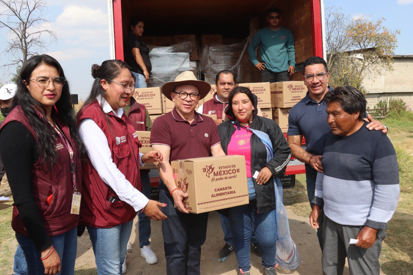 Apoyos alimentarios llegan a familias afectadas por lluvias en Zinacantepec