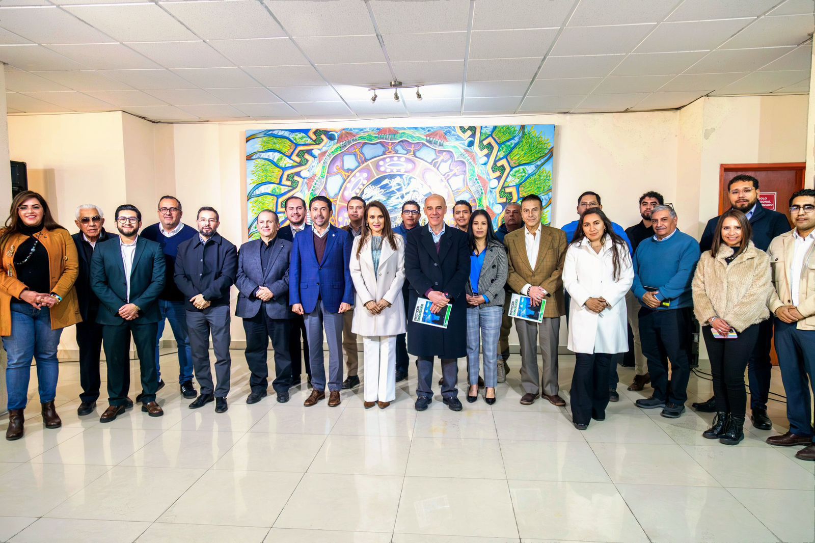 Mesa de trabajo con empresarios para atraer inversiones a Tianguistenco