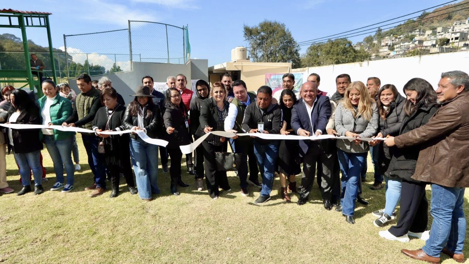 Alcalde entrega rehabilitación de primaria en Lerma