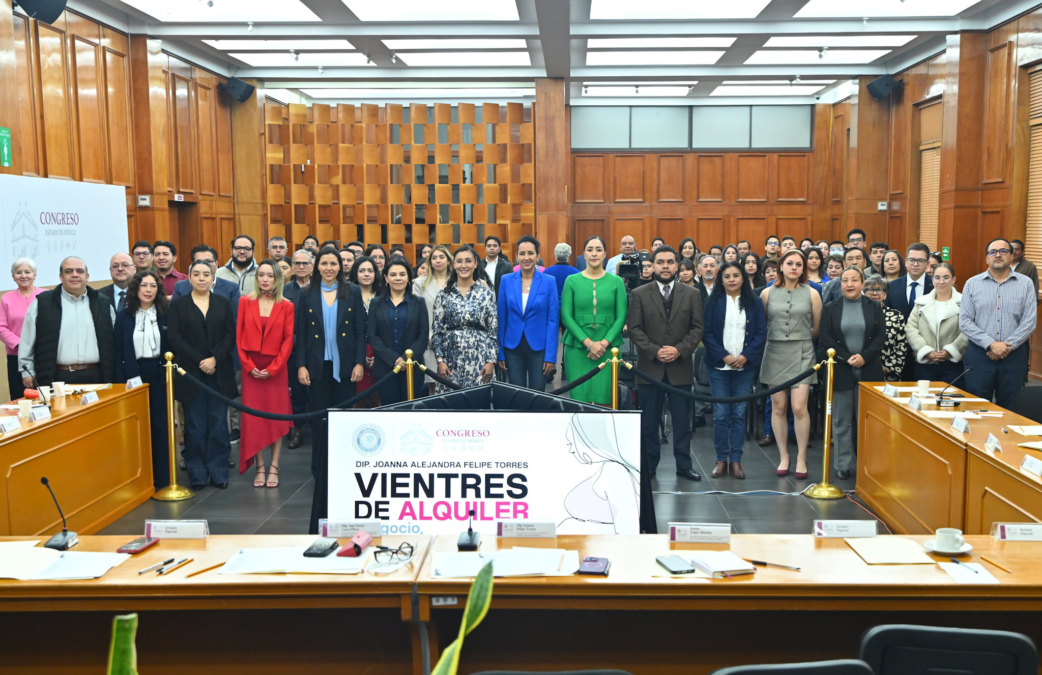 Analizan implicaciones éticas de la gestación por sustitución