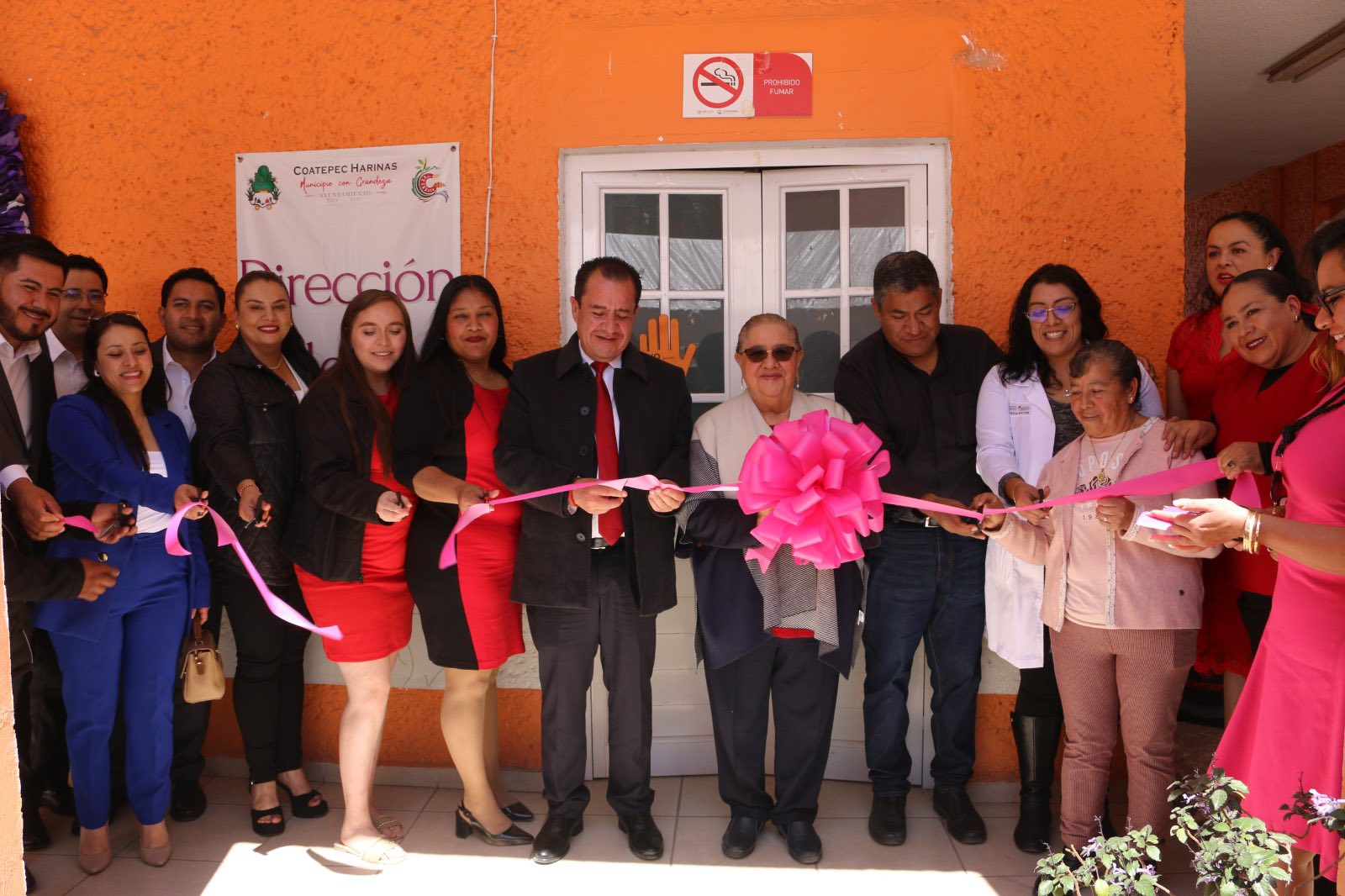 Toño Díaz inaugura consultorio médico gratuito para mujeres en Coatepec Harinas