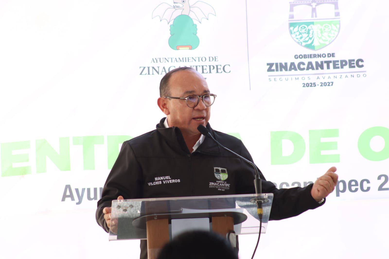 Nueva vialidad con concreto hidráulico en Zinacantepec