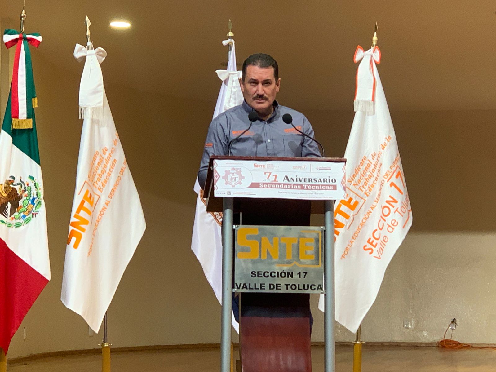 Sección 17 del SNTE conmemora 71 años de Secundarias Técnicas