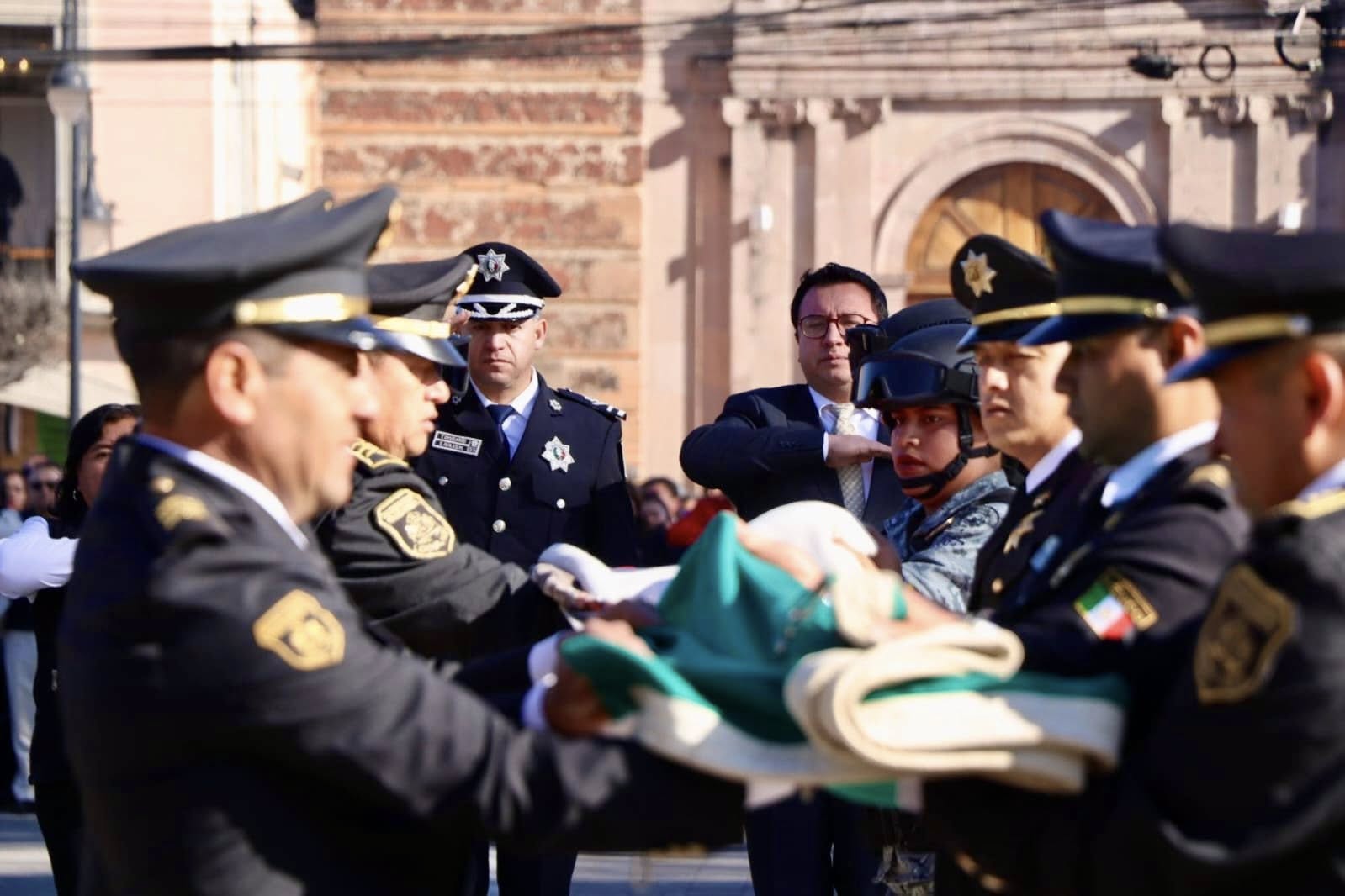 Lerma conmemora Día de la Bandera con entrega de equipo de seguridad