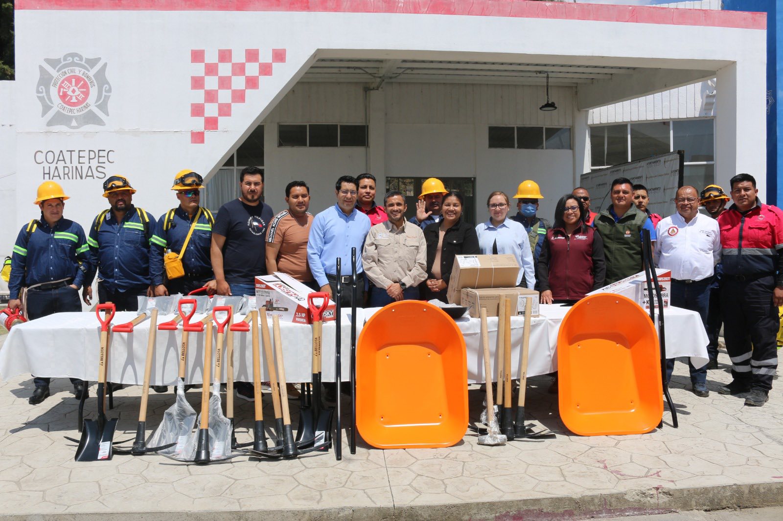 Entregan equipamiento a cuerpos de emergencia en Coatepec Harinas