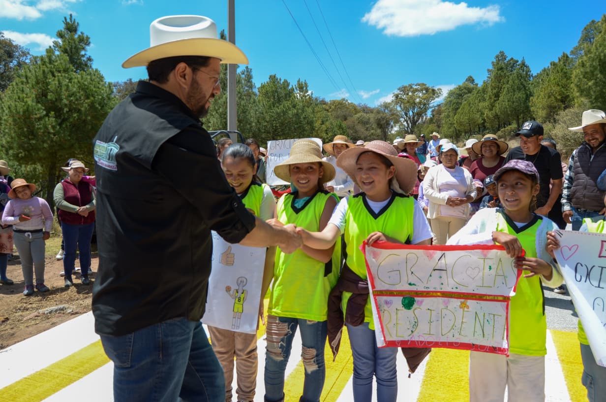 Entregan nueva vialidad en Almoloya de Juárez; suma más de 20 km