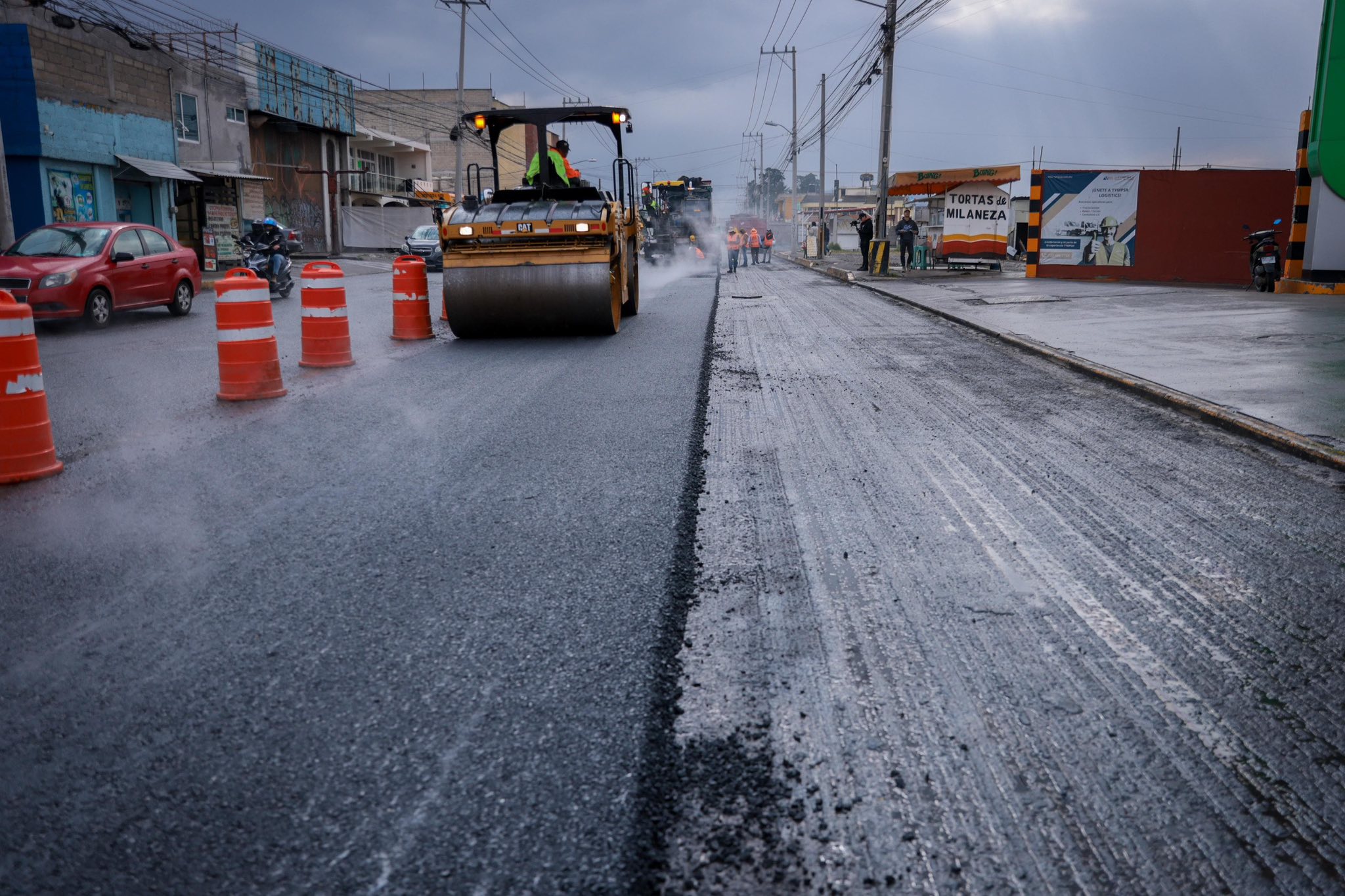 Avanzan rehabilitación vial en av. Lombardo Toledano de Toluca