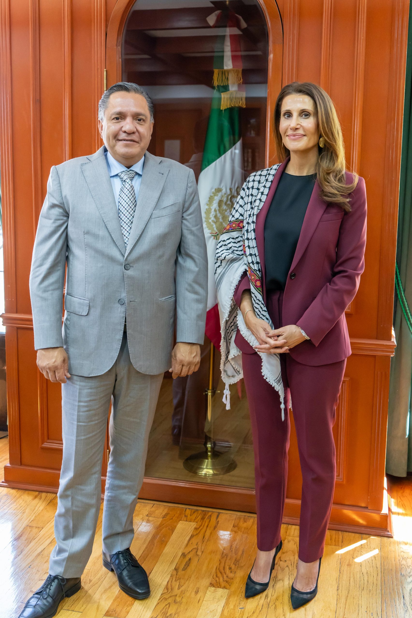 Toluca distingue a embajadora palestina