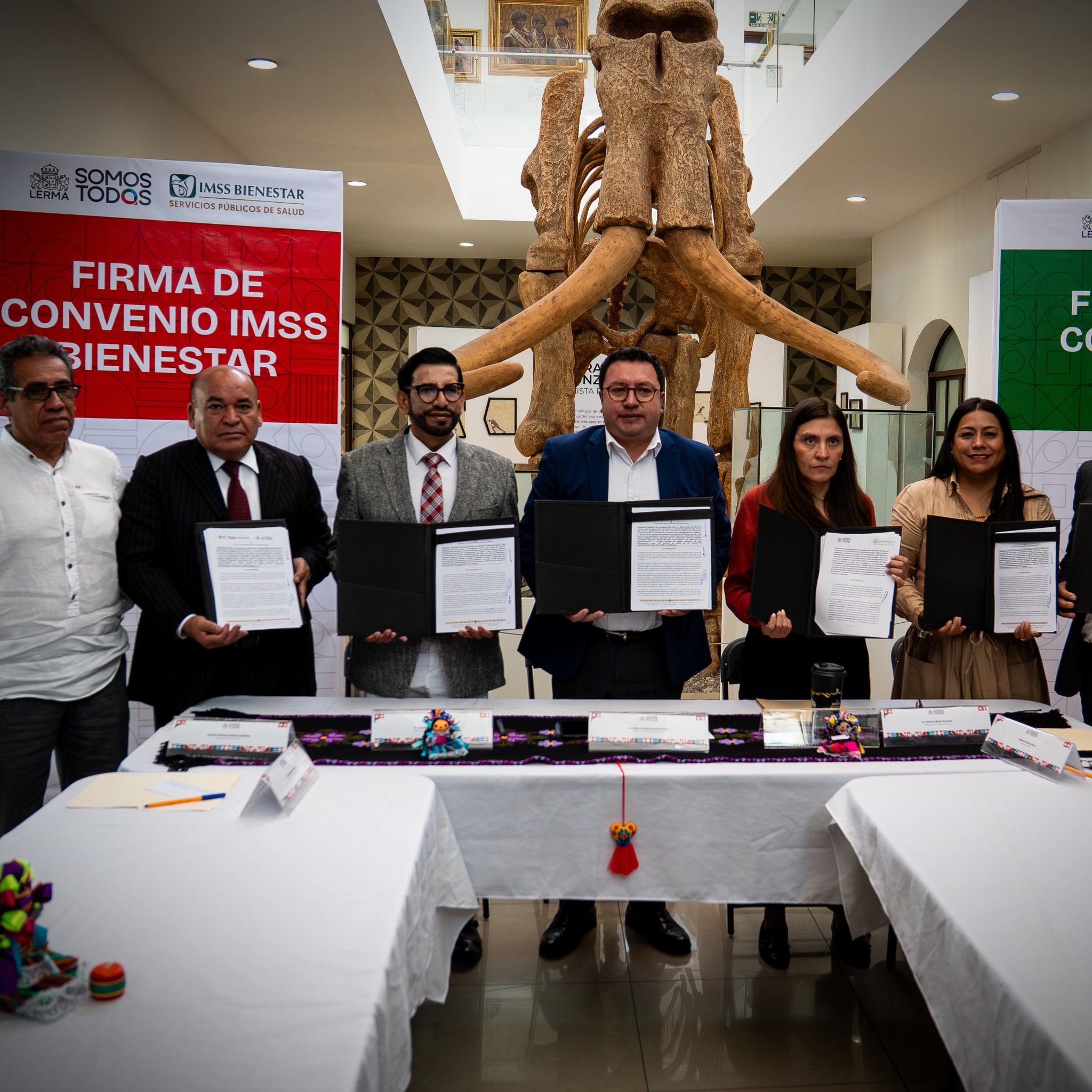 Lerma firma convenios con UNEVT e IMSS Bienestar