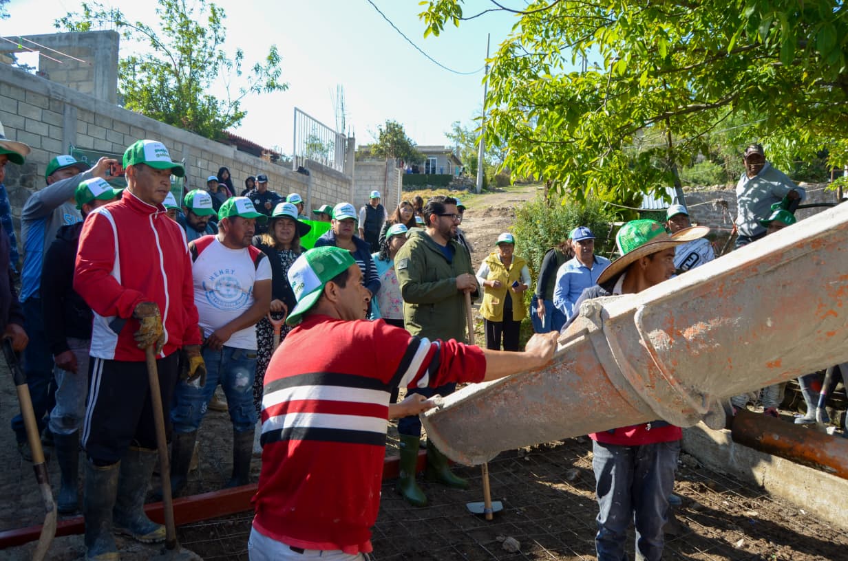 Alcalde de Almoloya de Juárez encabeza trabajos comunitarios en San Pedro