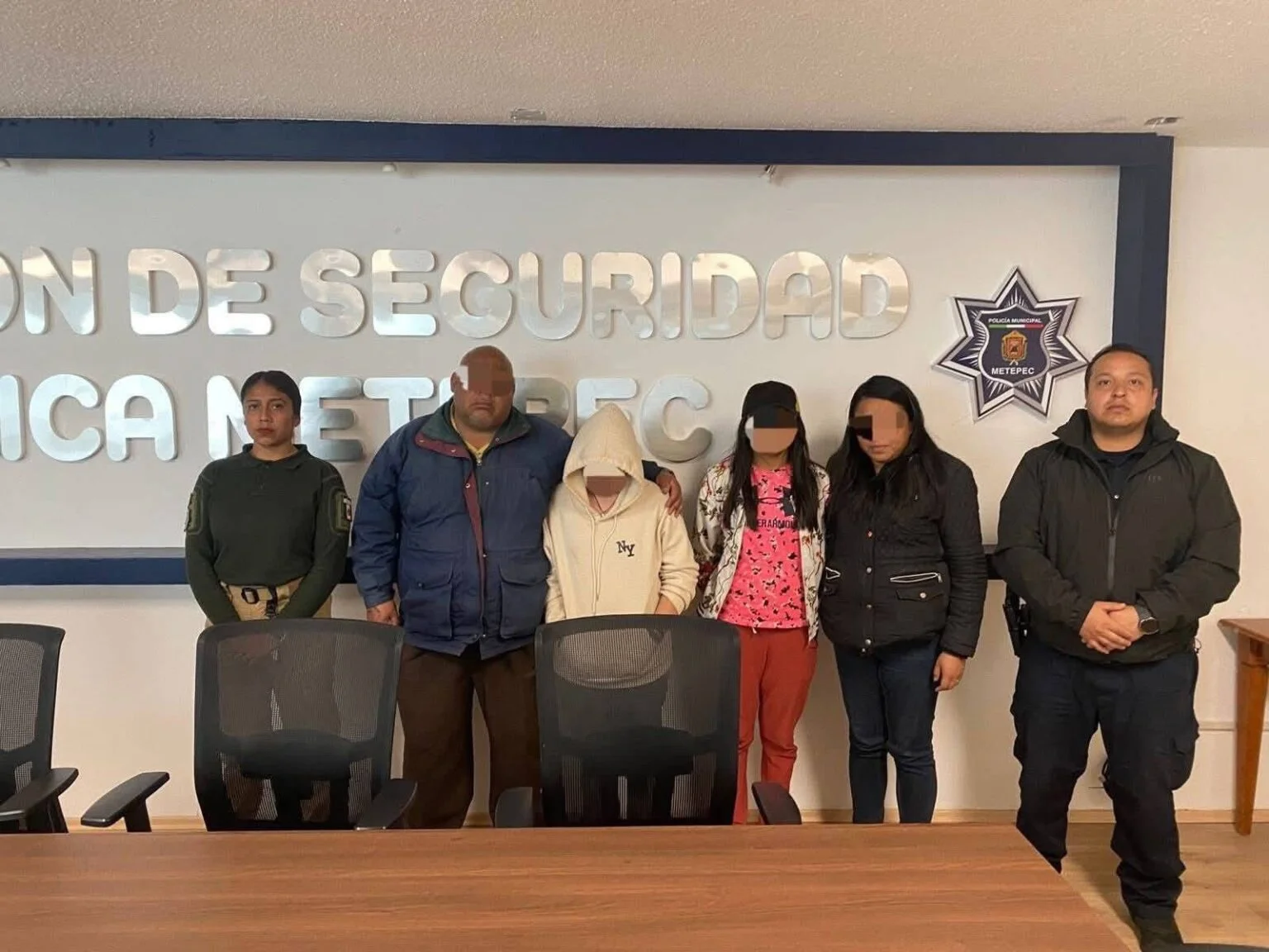 Policía de Metepec evita traslado de adolescentes bajo engaño