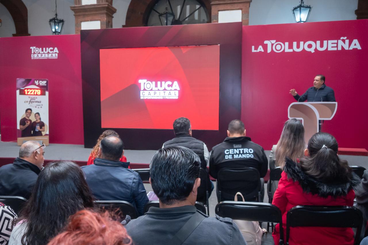 Ricardo Moreno presenta patrullas inteligentes en Toluca