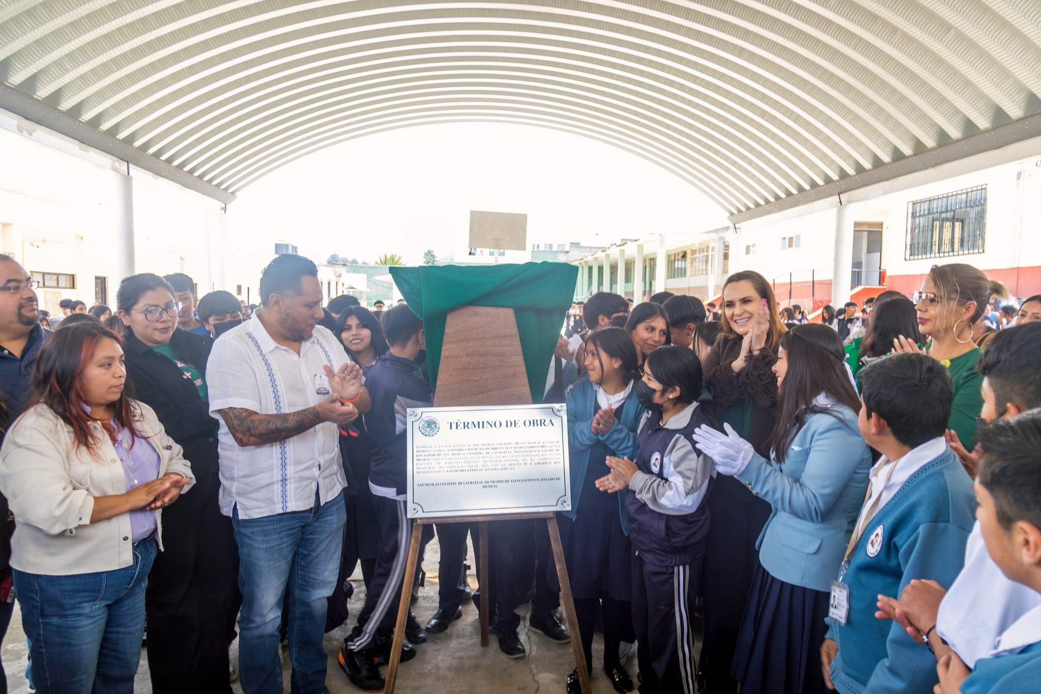 Inauguran arcotecho en secundaria de Tianguistenco