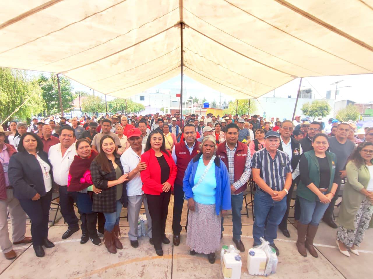 Atlacomulco entrega dron agrícola y apoyos para el campo
