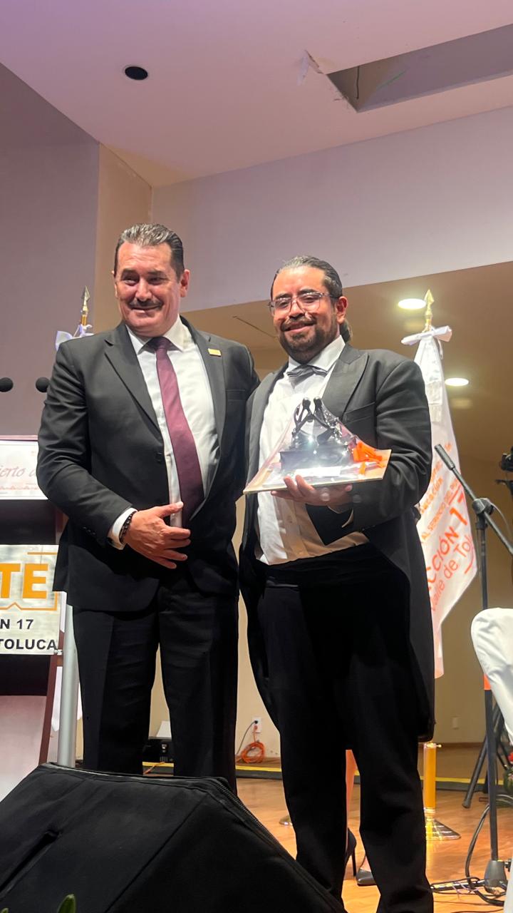 Sección 17 del SNTE conmemora Día del Maestro con concierto de gala