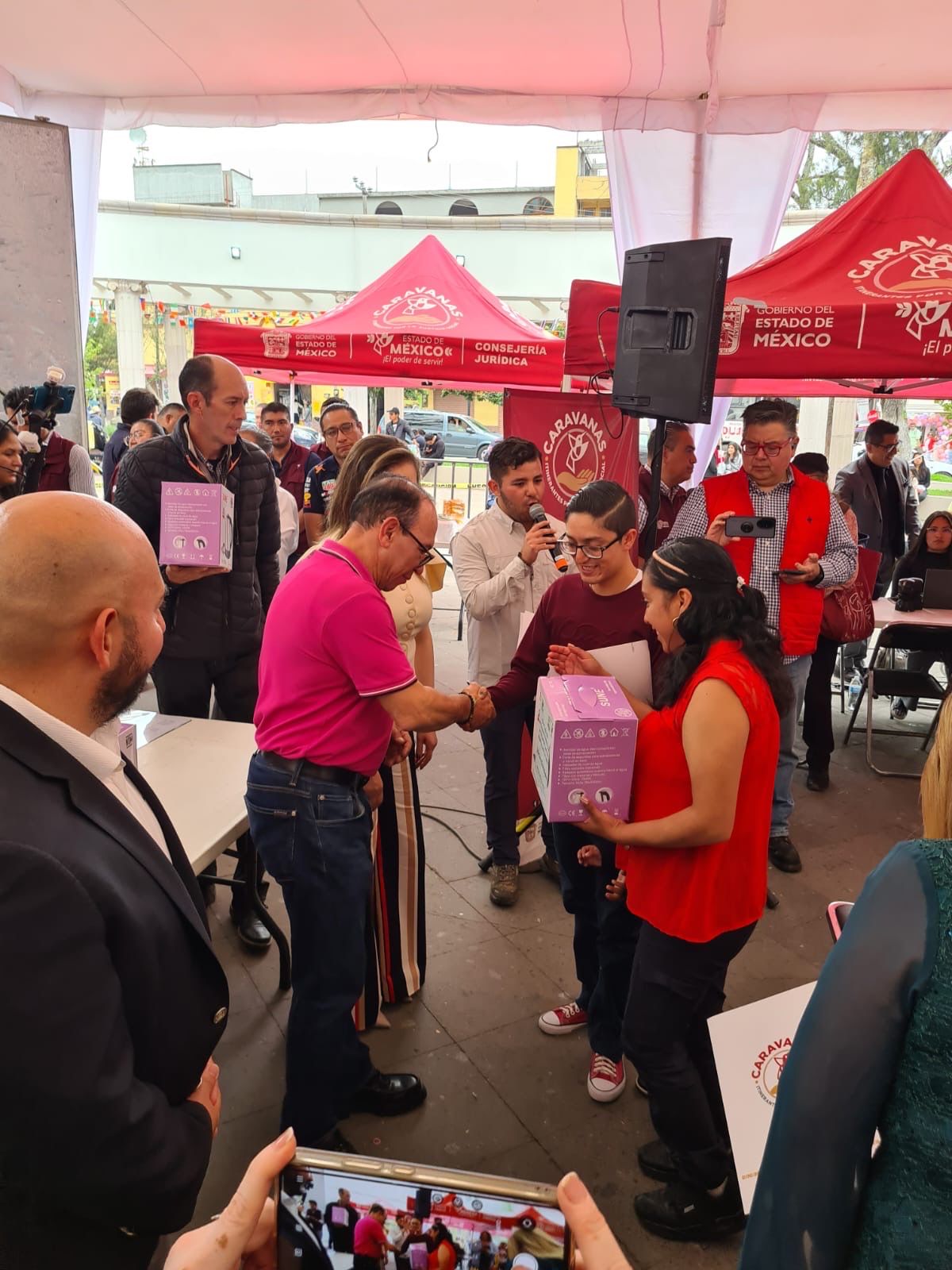 Zinacantepec cierra caravanas con 35 matrimonios