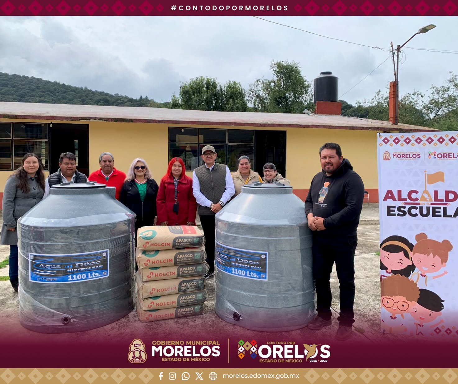Entregan tinacos y material escolar en telesecundaria de Morelos, Edoméx