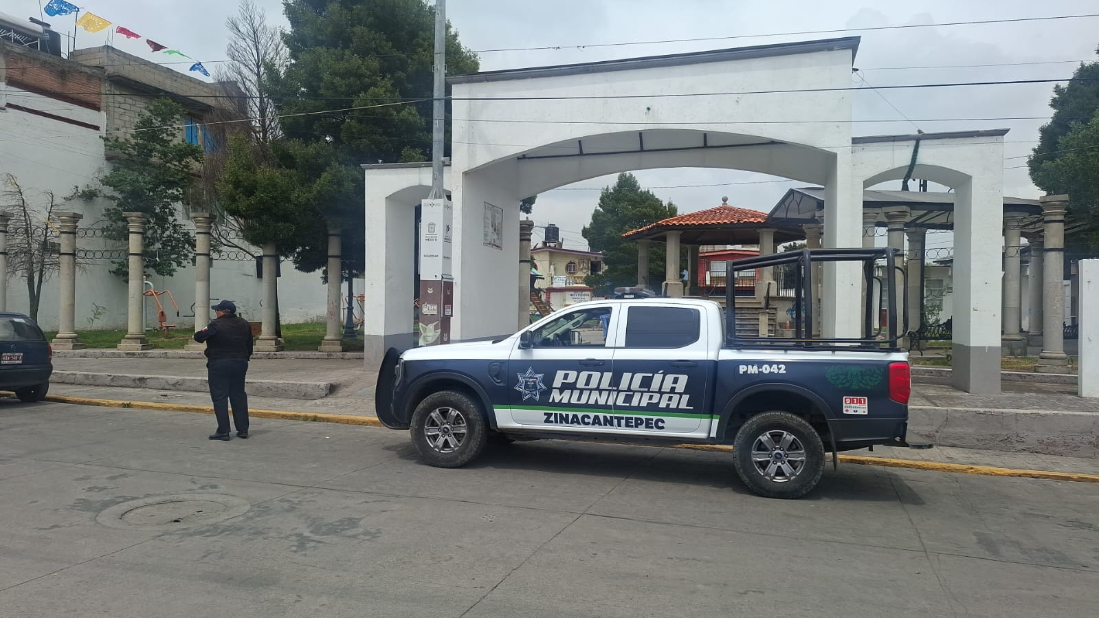 Vigilan escuelas durante vacaciones en Zinacantepec