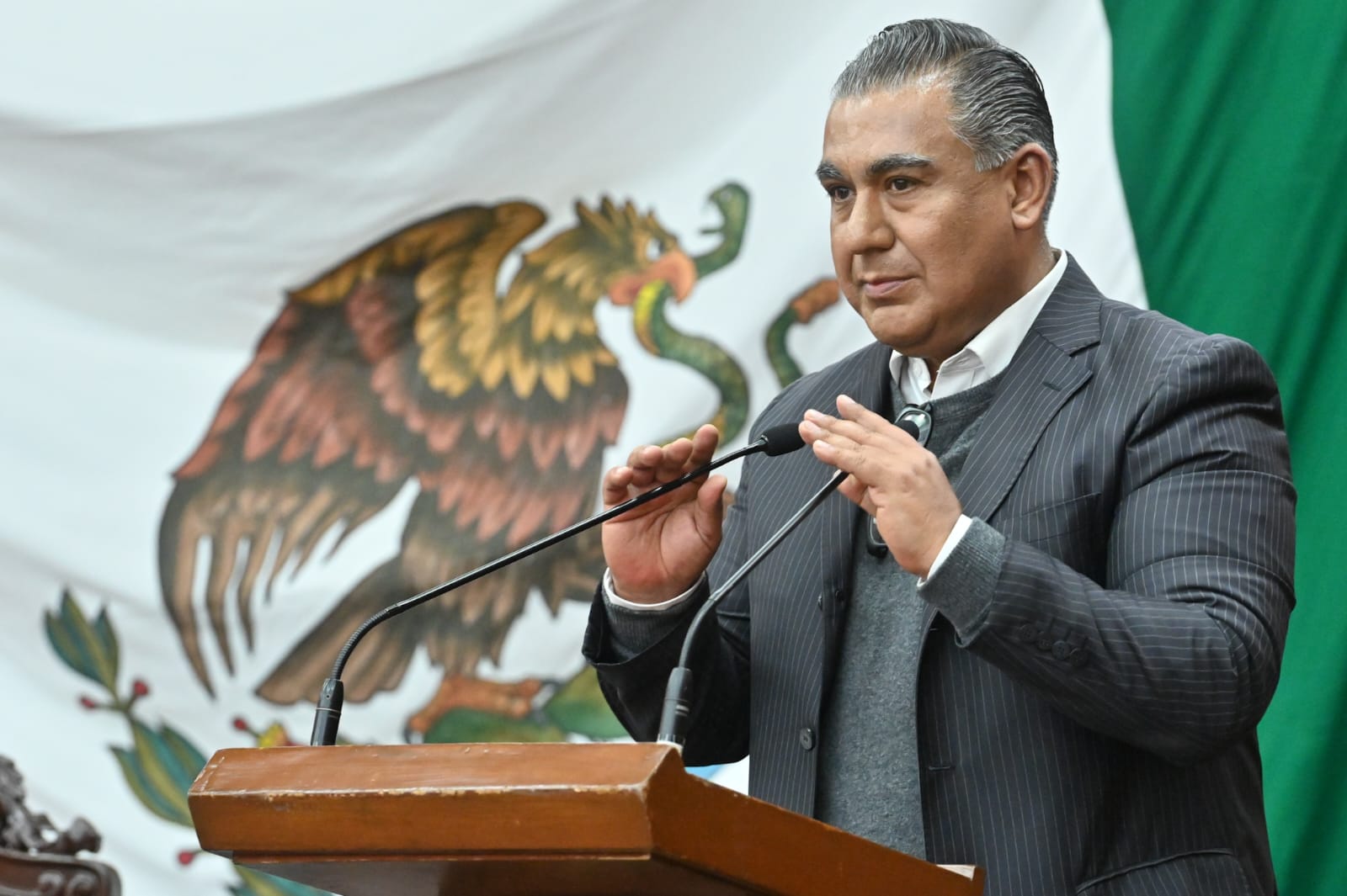 Octavio Martínez propone regular los arrendamientos públicos.