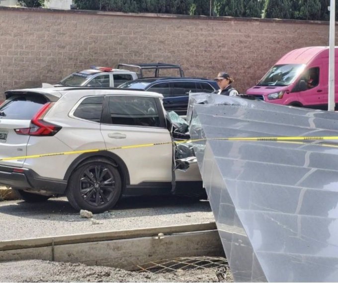 Muere conductora tras colapso de estructura metálica en Interlomas