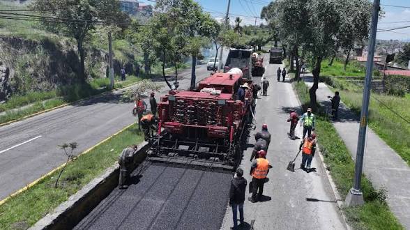 Supervisan trabajos de repavimentación en Paseo Matlazincas; reportan avance de 4 kilómetros