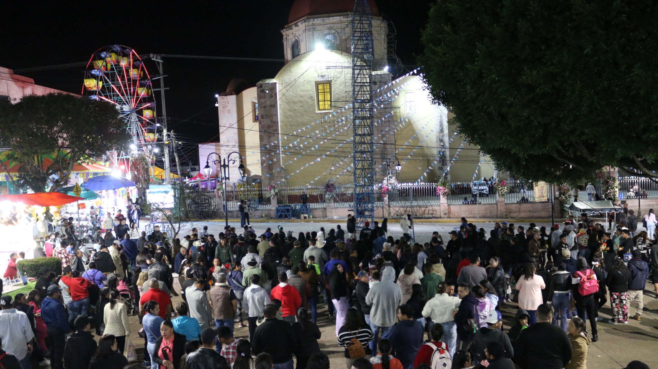 Fiesta de la Virgen de la Asunción activa el comercio en Coatepec Harinas
