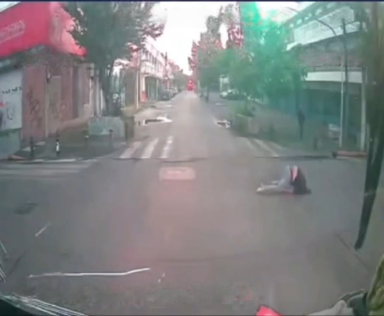 Fallece repartidor tras accidente con transporte público en Guadalajara