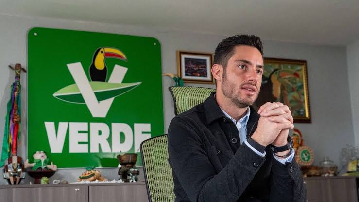Pepe Couttolenc en Italia, mientras estalla escándalo de extorsión en Medio Ambiente del Edomex