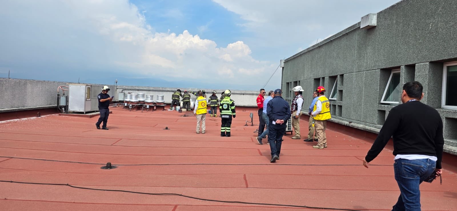 Por gas, evacúan hospital en Toluca